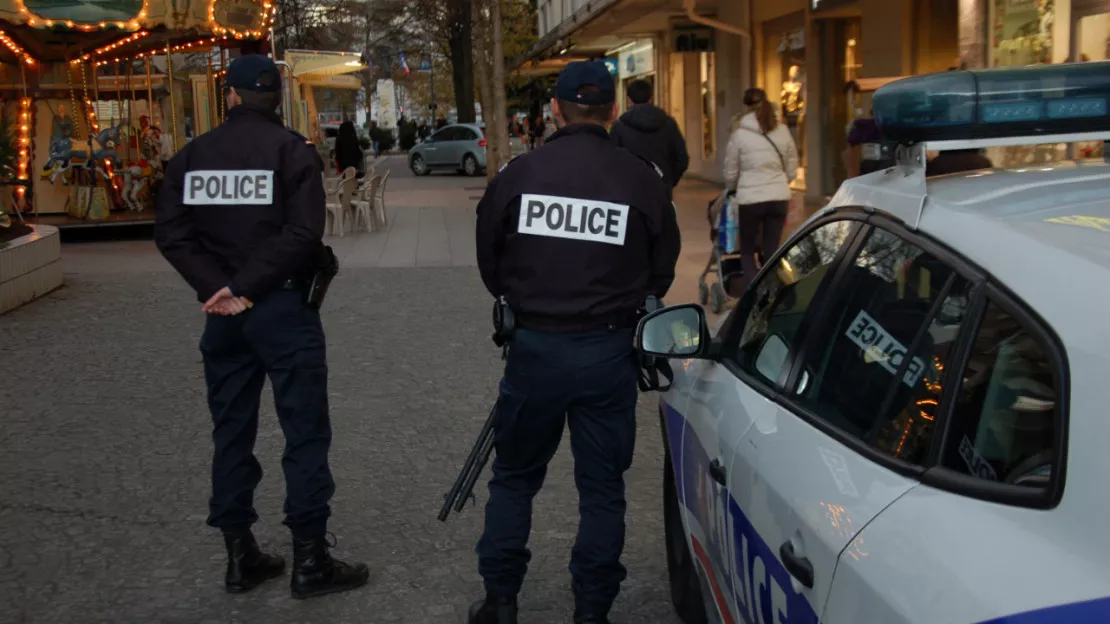 4 policiers blessés en plein nuit dans le centre de Chambéry