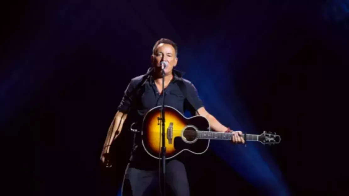 Bruce Springsteen généreux avec ses fans sur scène