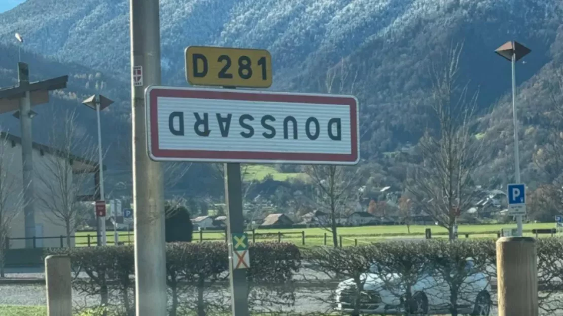 Haute-Savoie : pourquoi certains panneaux sont retournés ?