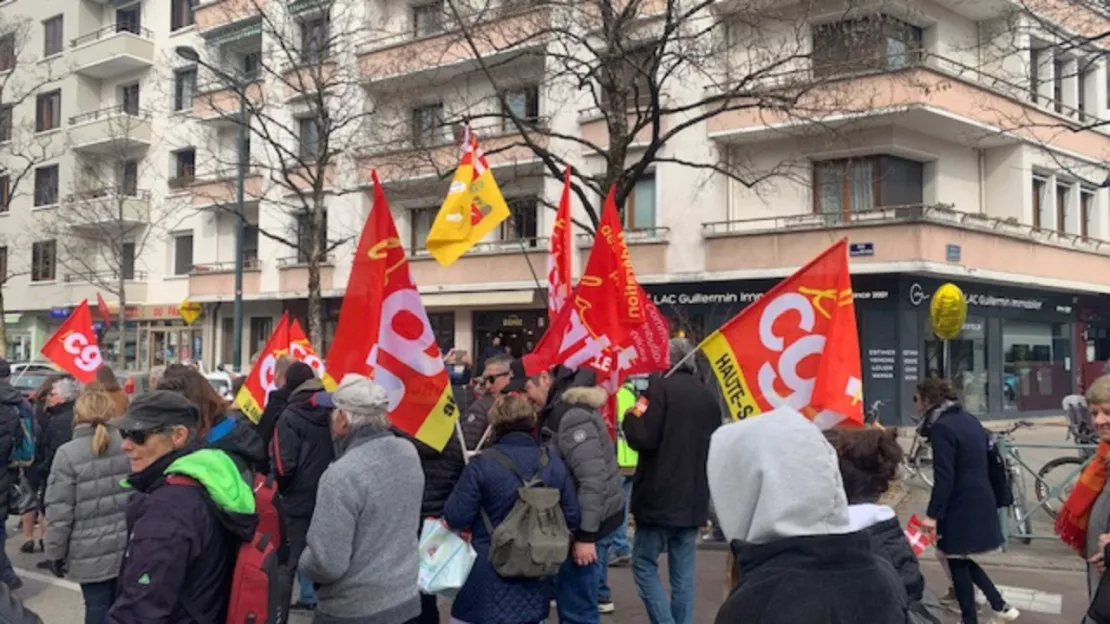 Manifestations : 7 policiers blessés et des interpellations en Savoie