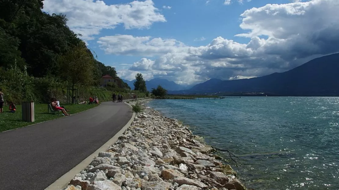 Savoie: des communes se mobilisent face au risque de pollution du lac de Bourget