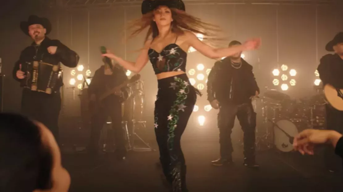 Shakira : le clip de "(Entre Parénthesis)" avec Grupo Frontera est disponible
