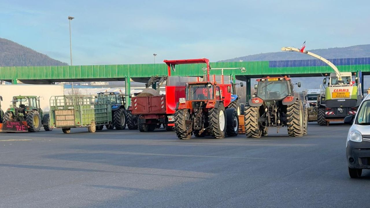 Agriculteurs : le blocage levé à Cluses