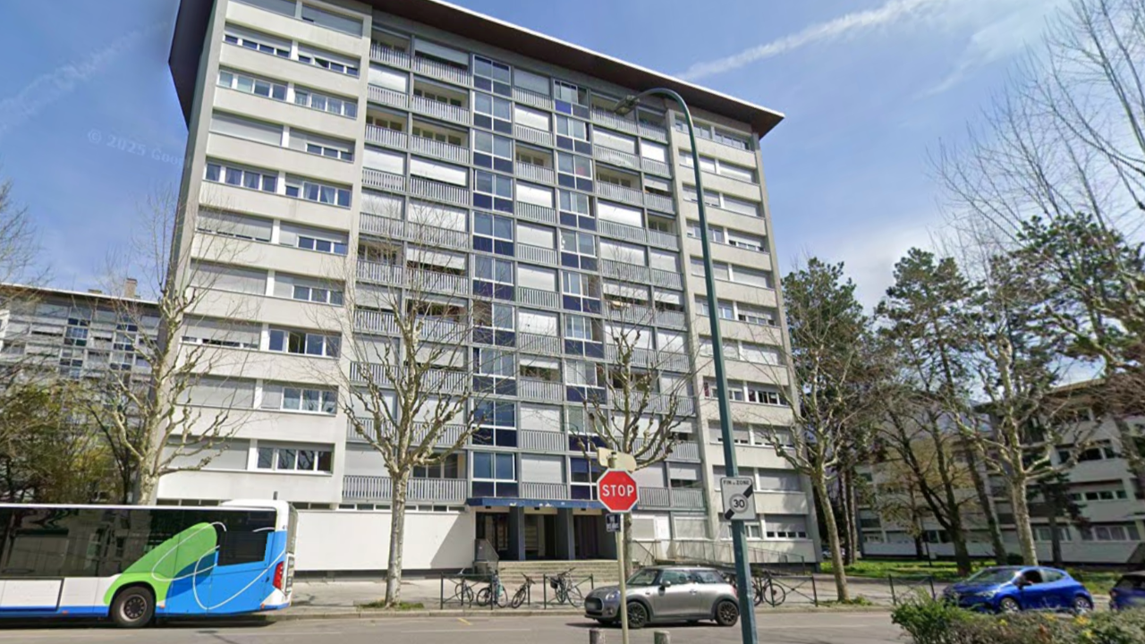 Annecy : 4 habitants incommod&eacute;s par les fum&eacute;es d'un incendie dans leur immeuble