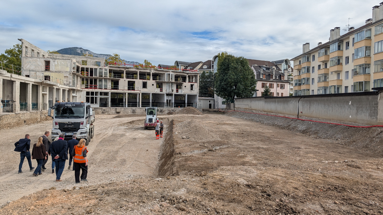 Annecy : Début de la reconstruction de la caserne des Romains Annecy : Début de la reconstruction de la caserne des Romains