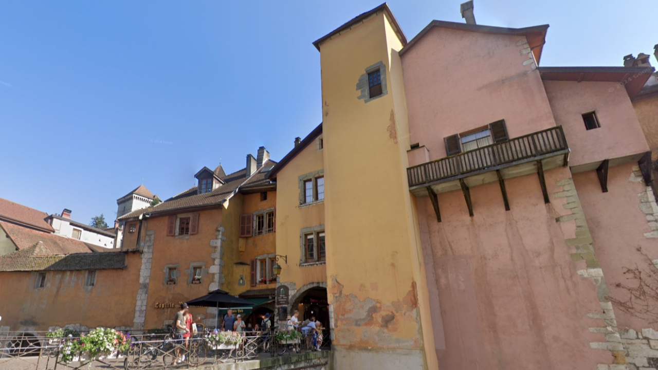 Annecy : des riverains ouvrent une cagnotte pour rénover la façade d’une tour