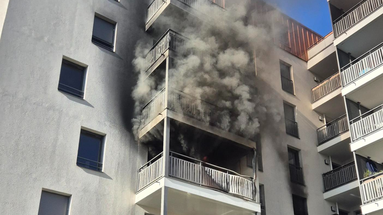 Annecy : deux appartements partent en fumée dans un incendie Annecy : deux appartements partent en fumée dans un incendie