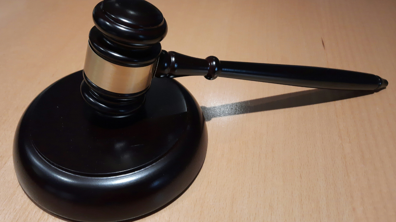 Annecy : Fantômes, barre de fer magique, banque... soins psychiatriques obligatoires pour un homme violent