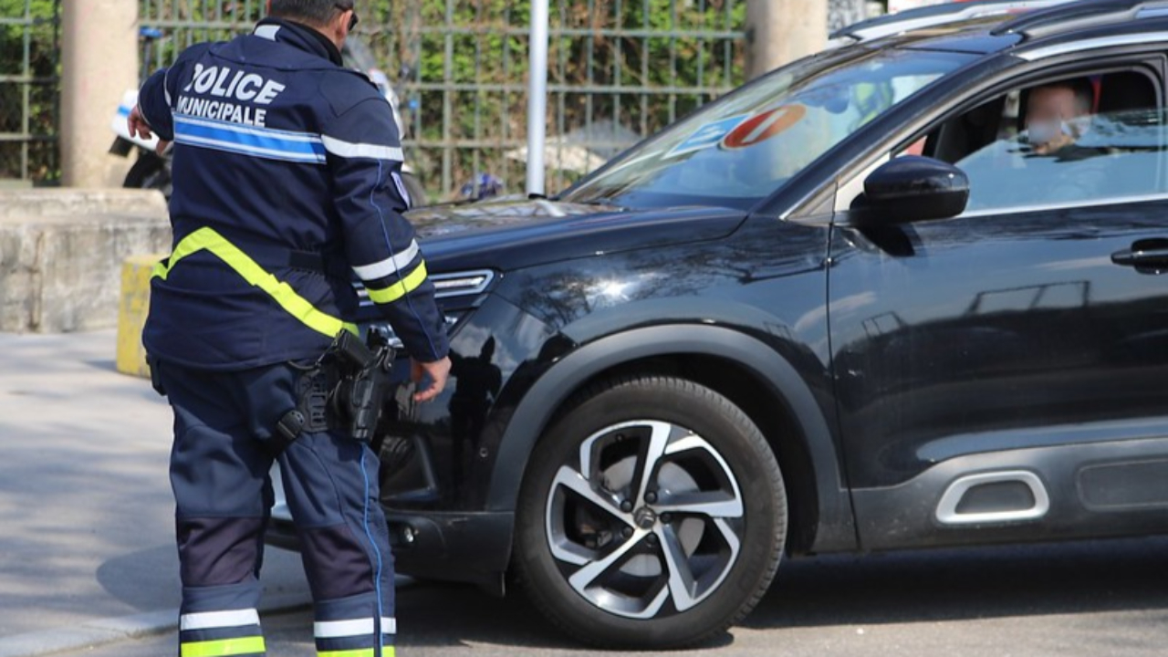 Annecy : Interpellés après une course poursuite pour détention de drogues Annecy : Interpellés après une course poursuite pour détention de drogues