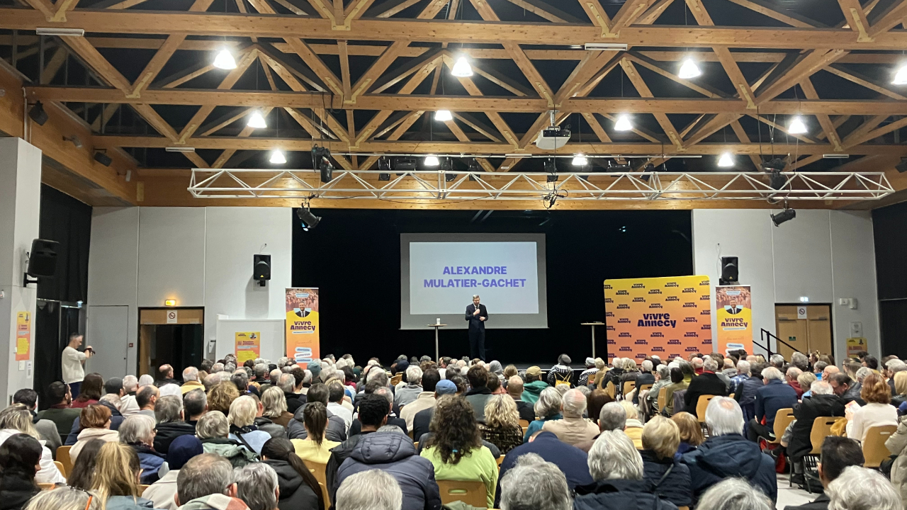 Annecy : &laquo; Je ne change pas de strat&eacute;gie en fonction des sondages &raquo; : Alexandre Mulatier-Gachet se concentre sur sa propre campagne municipale