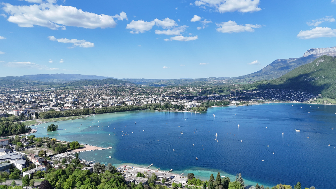 Annecy : l'appel à la prudence des pompiers après deux noyades, dont une mortelle Annecy : l'appel à la prudence des pompiers après deux noyades, dont une mortelle