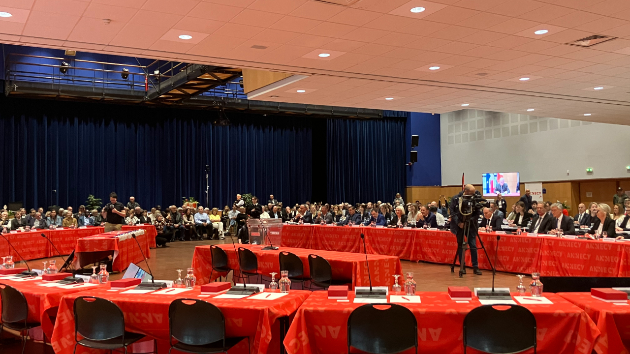 Annecy : premi&egrave;re bataille autour de la r&eacute;mun&eacute;ration des &eacute;lus municipaux