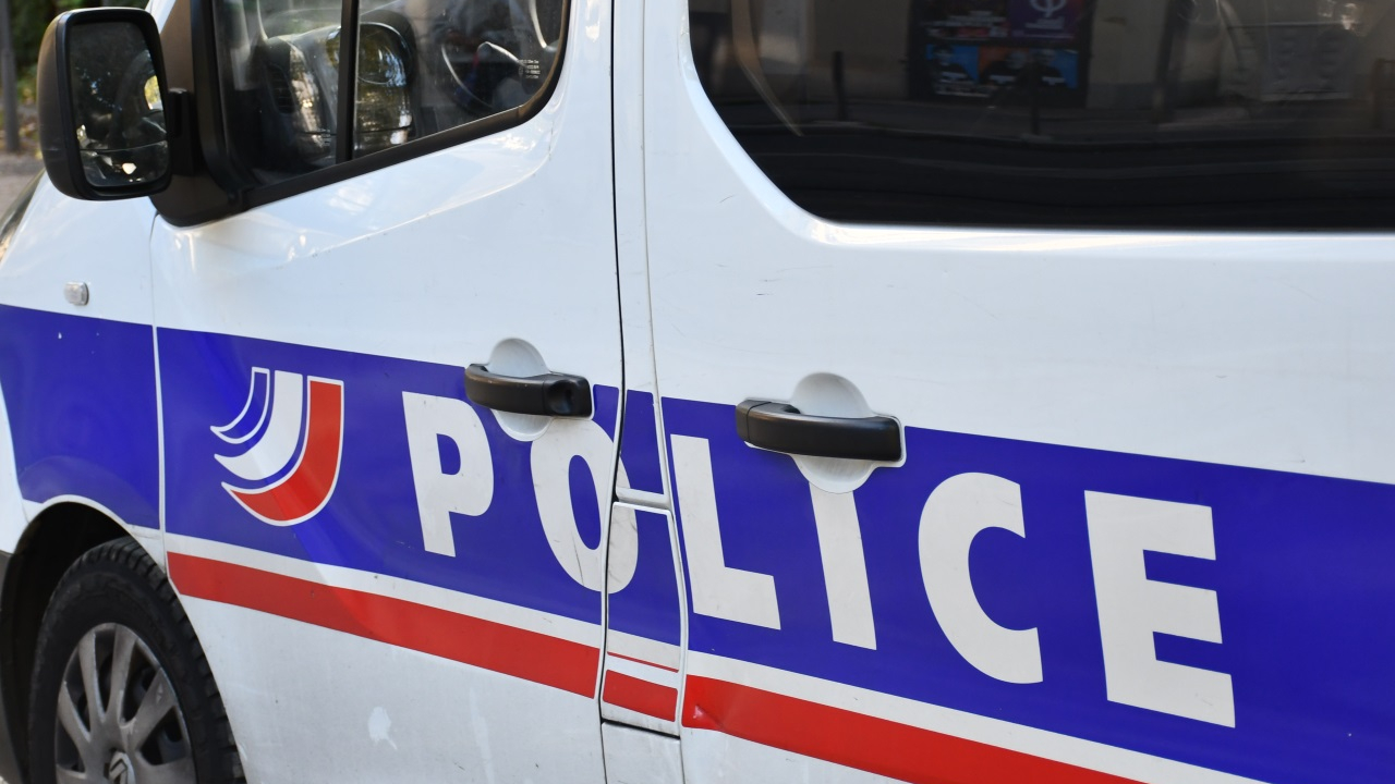 Annemasse : d&eacute;cha&icirc;n&eacute; dans un supermarch&eacute;, il frappe un client, le vigile puis les policiers