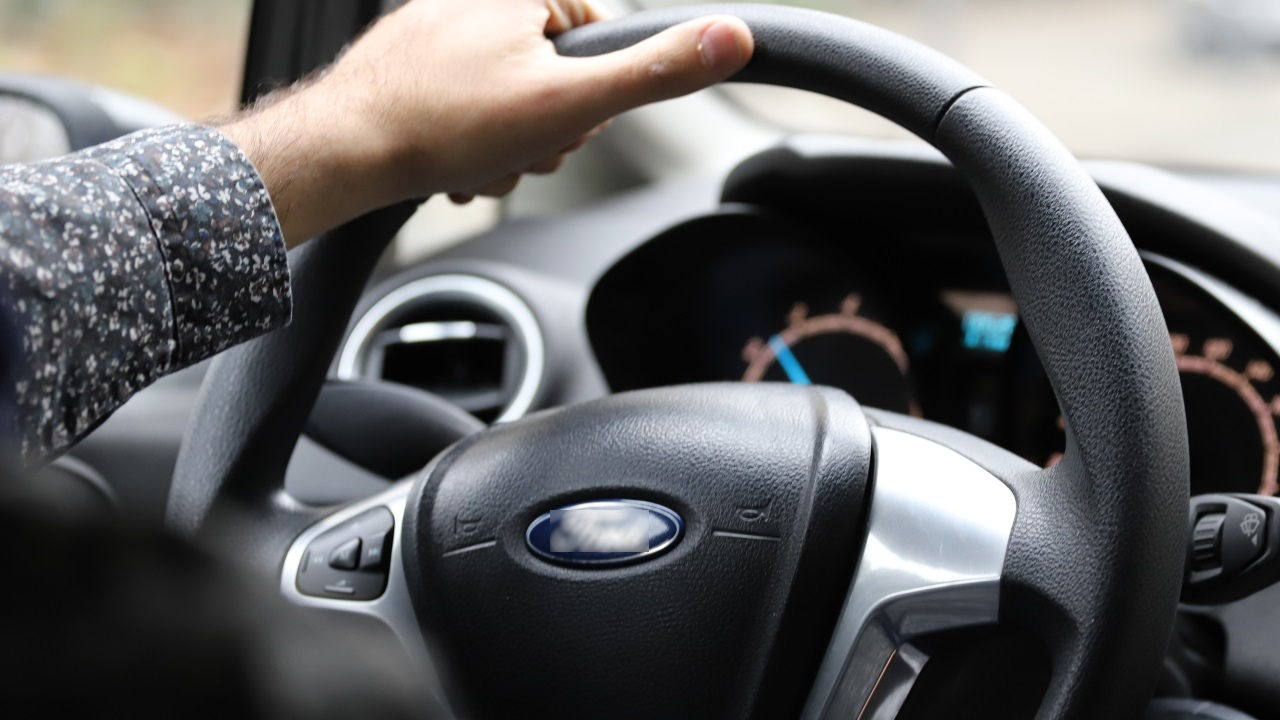 Annemasse : il reconnait la voiture volée de son père et la prend en filature