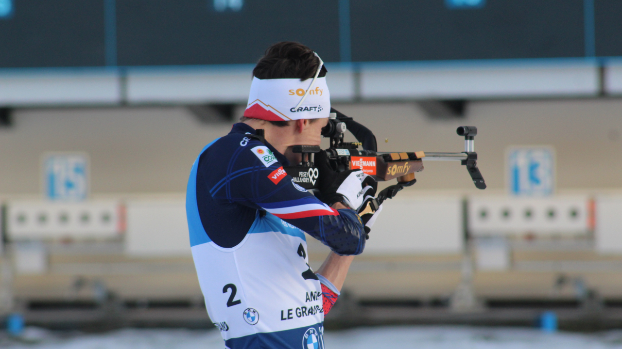 Biathlon : &Eacute;ric Perrot s&rsquo;impose sur la mass-start et prend le dossard jaune