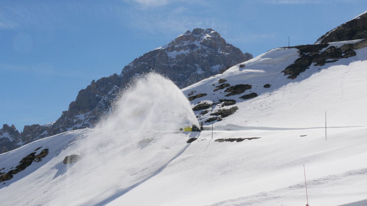 C’est parti pour le déneigement des grands cols de Savoie