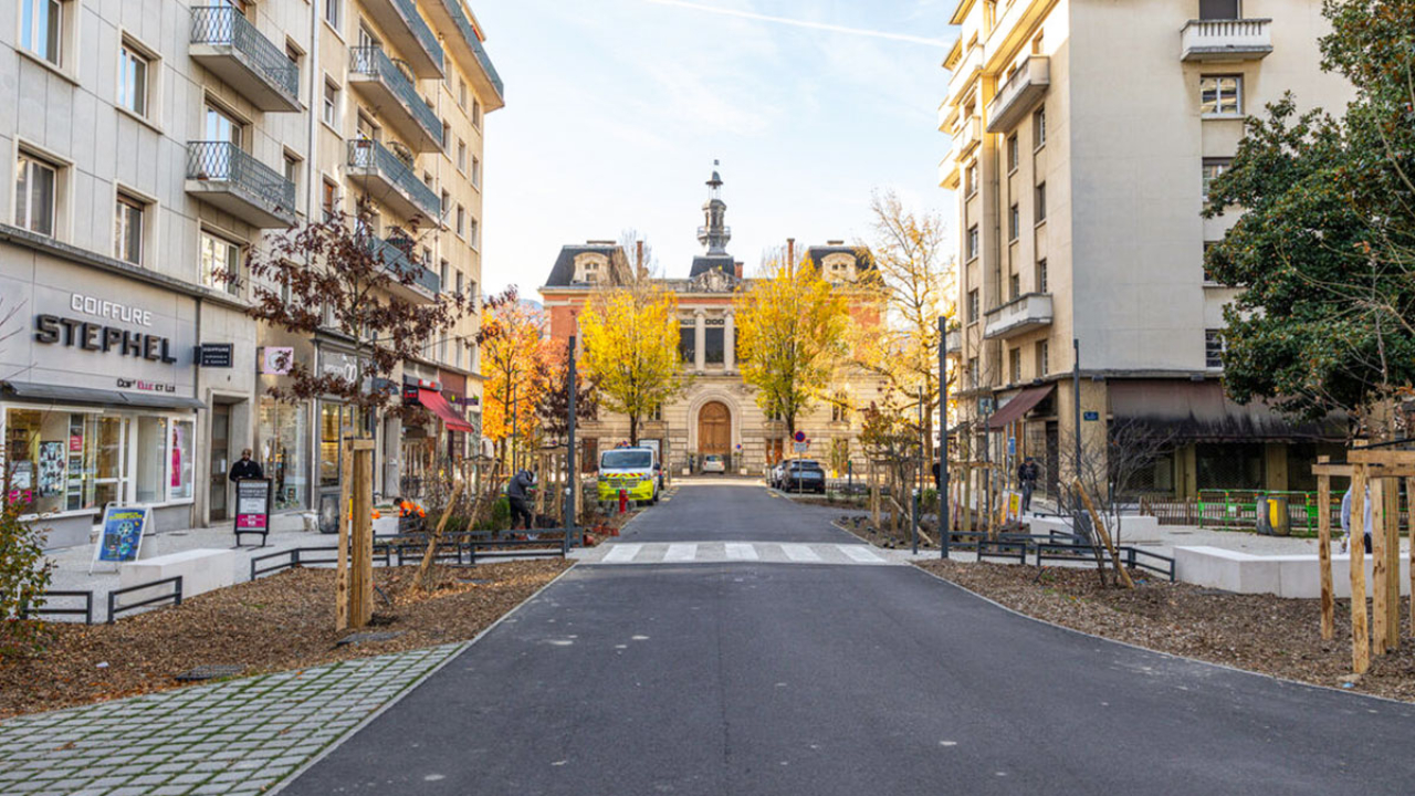 Chambéry : l’avenue Général-de-Gaulle métamorphosée après huit mois de travaux Chambéry : l’avenue Général-de-Gaulle métamorphosée après huit mois de travaux