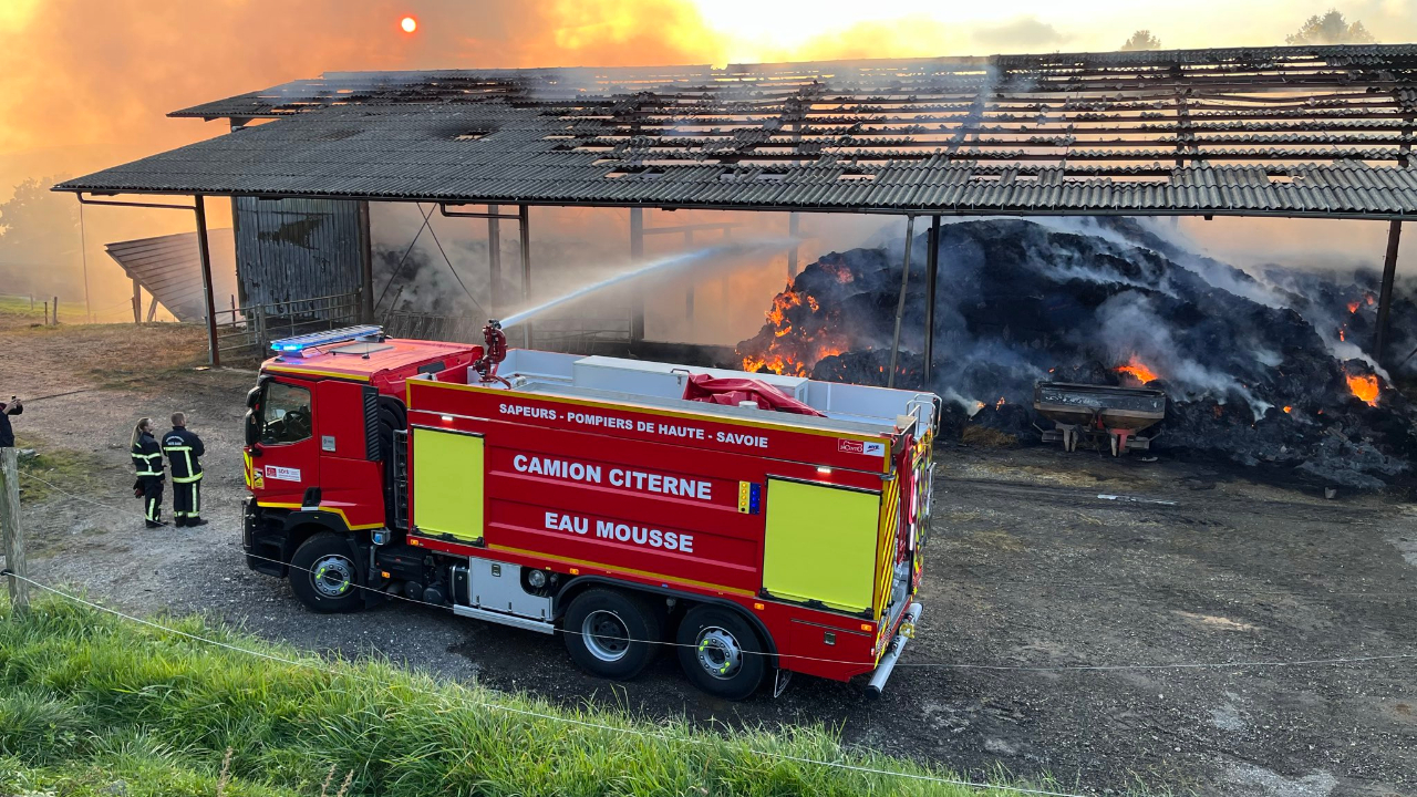 Dramatique incendie près d'Annecy : des veaux asphyxiés Dramatique incendie près d'Annecy : des veaux asphyxiés