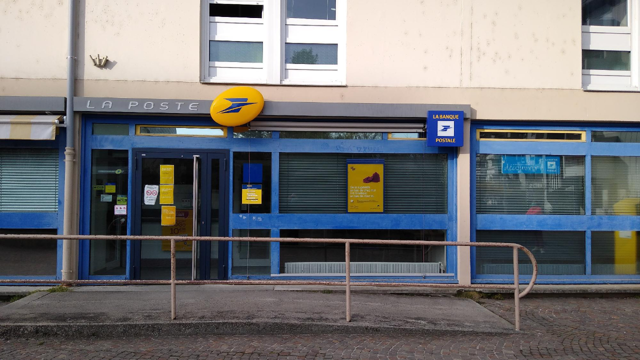 Fermeture de La Poste à Annecy Novel : "Quand on veut tuer son chien, on dit qu’il a la rage" Fermeture de La Poste à Annecy Novel : "Quand on veut tuer son chien, on dit qu’il a la rage"