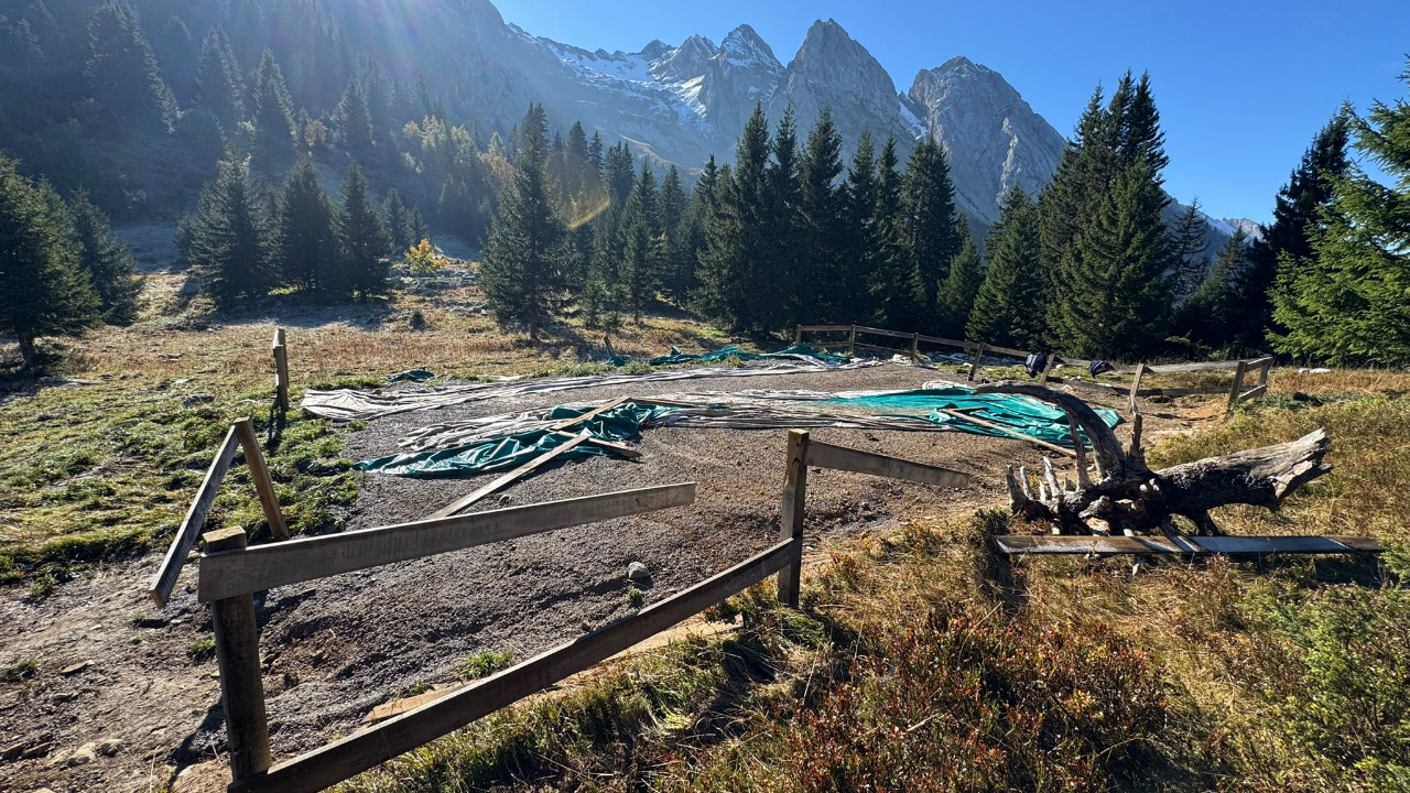 Grand-Bornand : Une réserve d'eau en alpage saccagée
