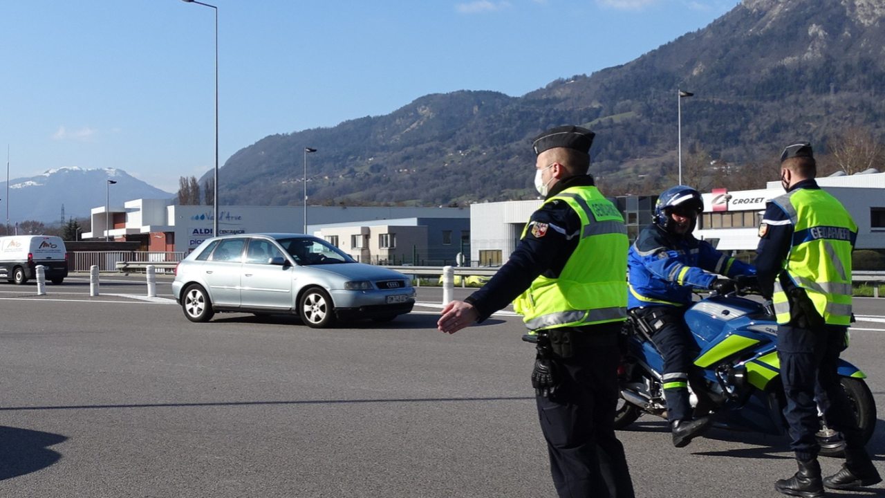 Haute-Savoie : 4 conducteurs de car positifs aux stupéfiants