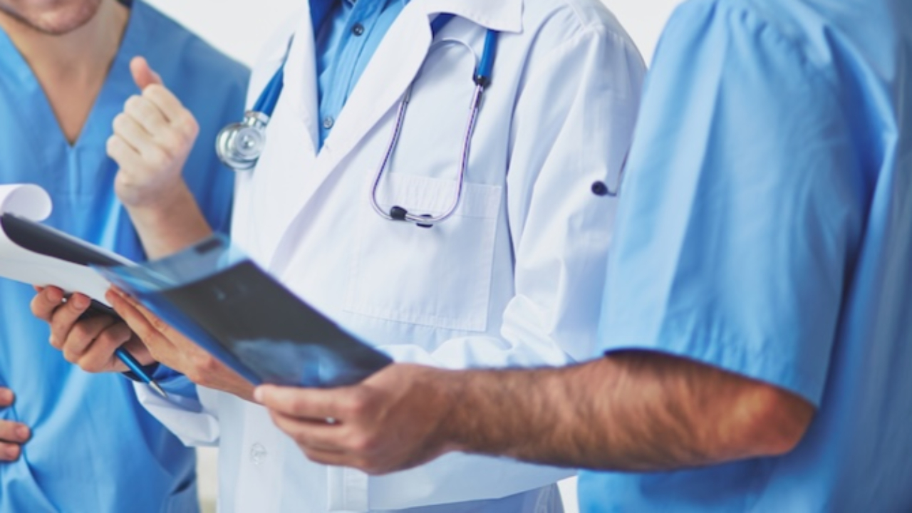 Haute-Savoie : un médecin retraité condamné pour harcèlement sexuel envers une jeune consœur Haute-Savoie : un médecin retraité condamné pour harcèlement sexuel envers une jeune consœur