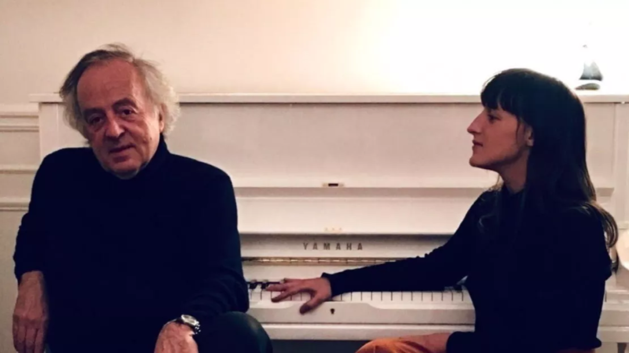 Juliette Armanet chante sur le dernier album de son père, "Nuages"