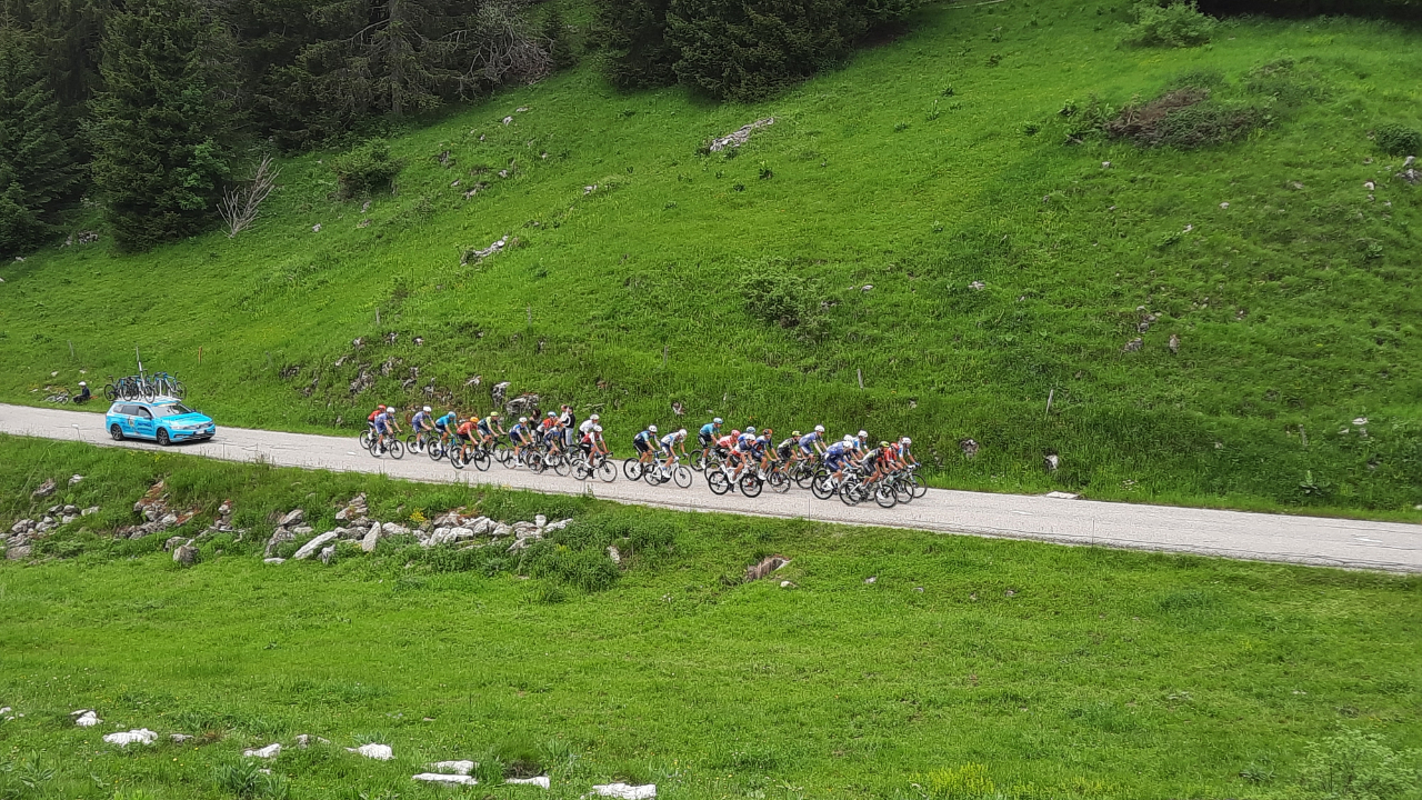 La Haute-Savoie boudée par le Tour 2025, 2 belles étapes en Savoie