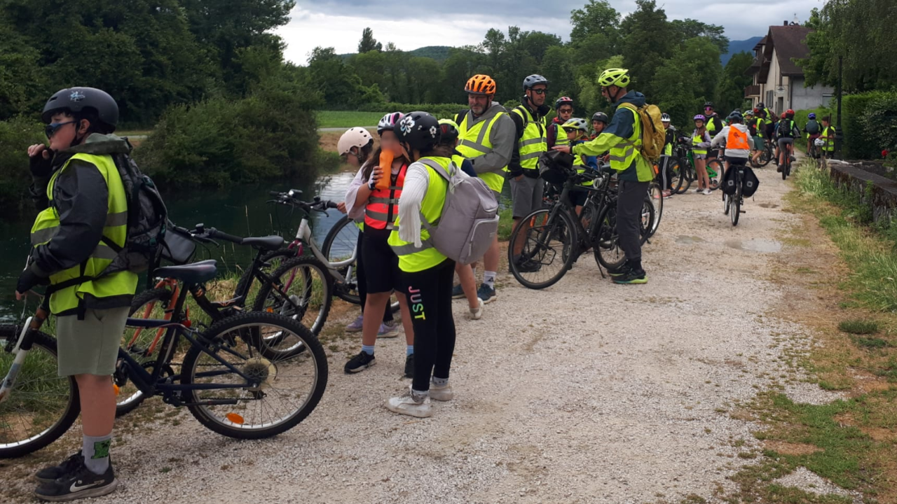 La Motte-Servolex : Une classe de CM2 en rando-vélo autour du lac du Bourget La Motte-Servolex : Une classe de CM2 en rando-vélo autour du lac du Bourget