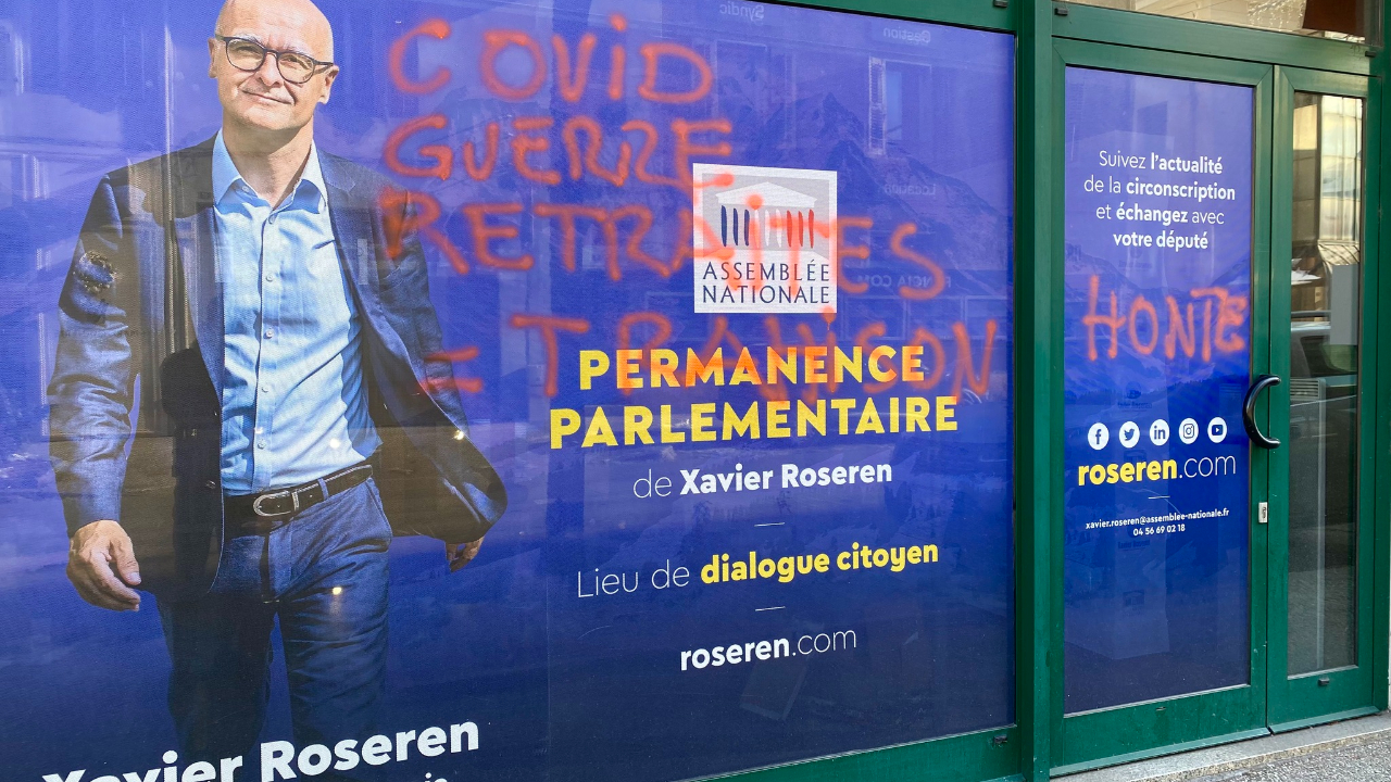 La permanence d’un député vandalisée en Haute-Savoie