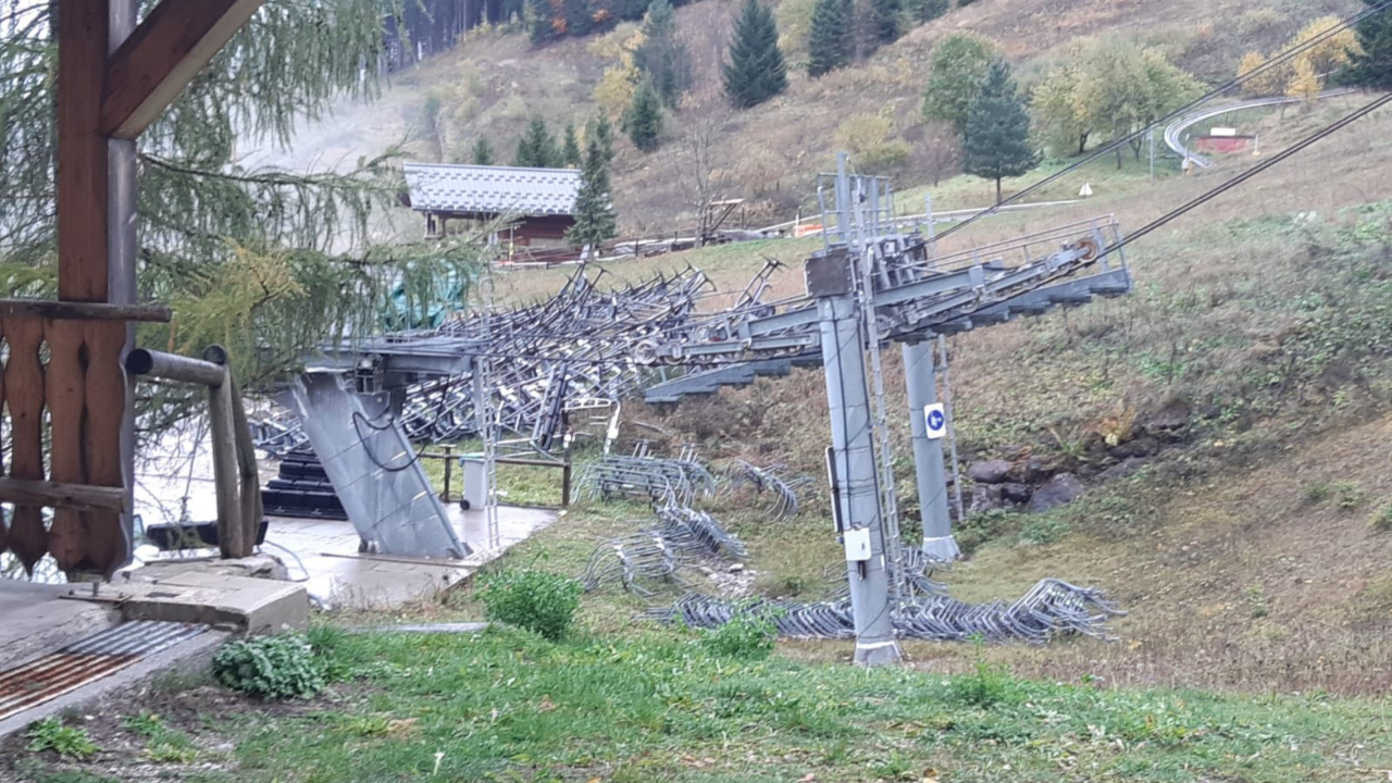 La Sambuy : le télésiège de la station en train d'être démonté