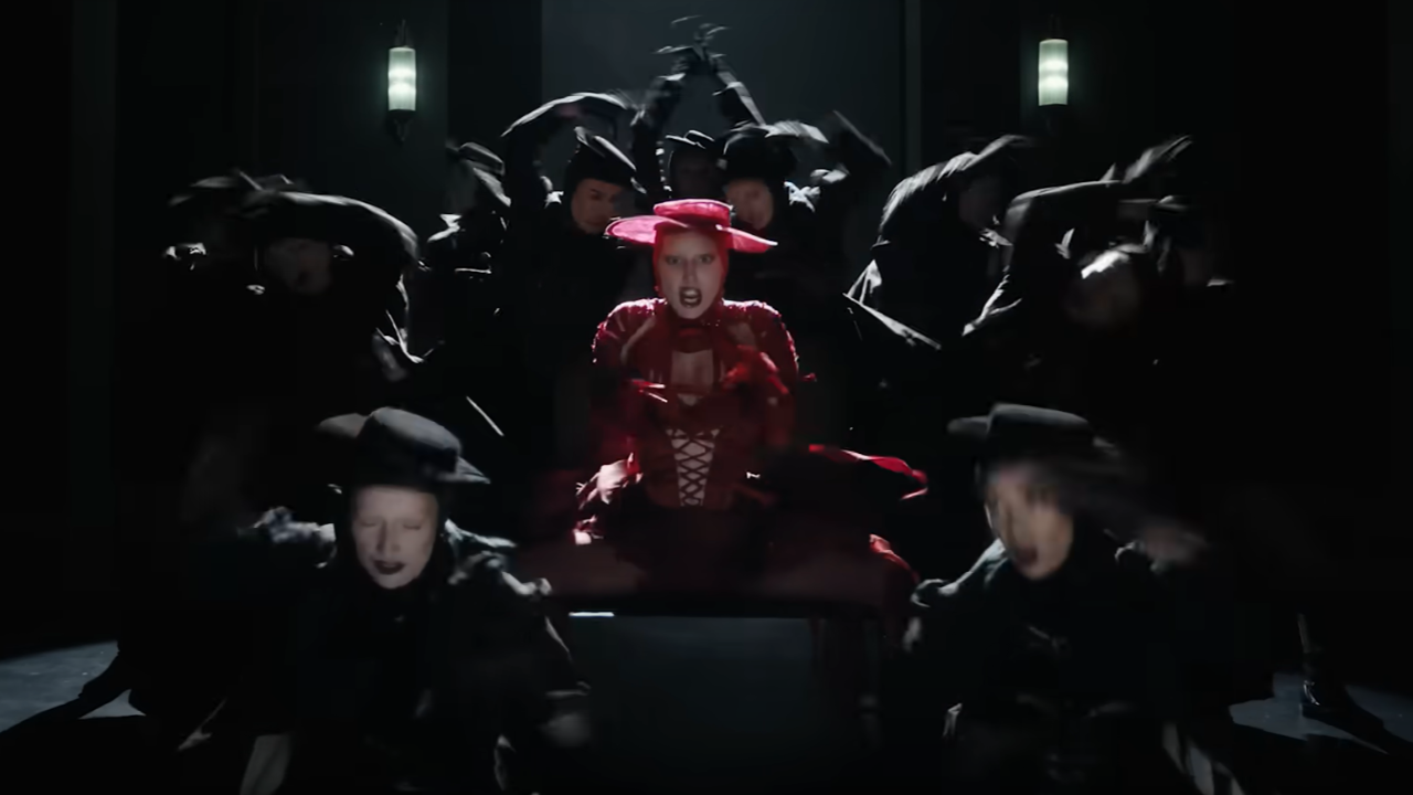 Lady Gaga fait un retour aux sources avec "Abracadabra"