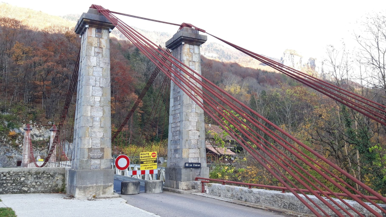 Le pont de l’Abîme est fermé depuis vendredi en Haute-Savoie Le pont de l’Abîme est fermé depuis vendredi en Haute-Savoie