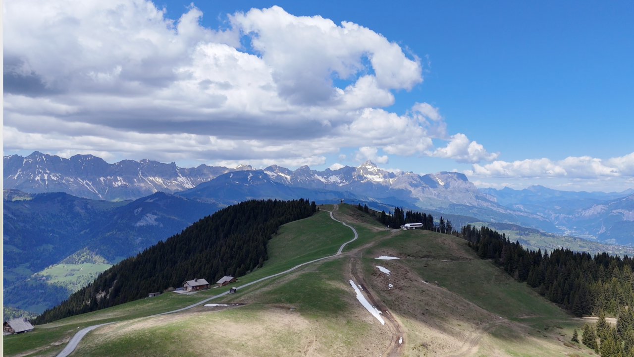 Meg&egrave;ve : sans r&eacute;ponse pour les Lanchettes, la mairie devrait bien construire deux t&eacute;l&eacute;si&egrave;ges &agrave; la C&ocirc;te 2000