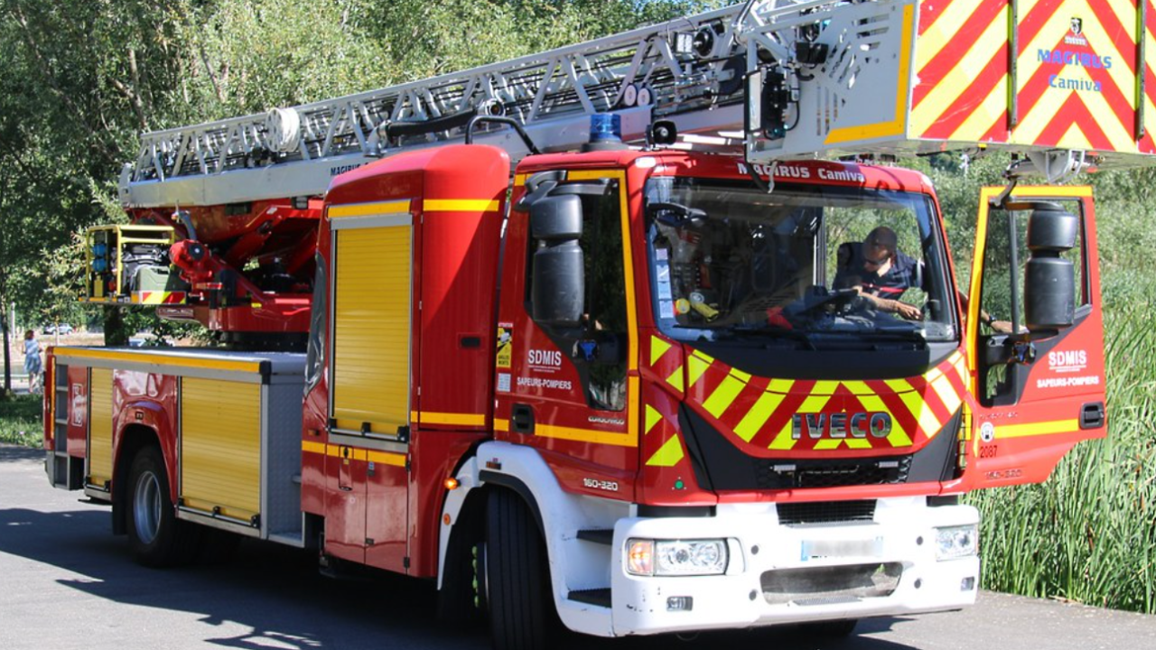 Montmélian : un incendie ravage les anciens locaux des salaisons Guerraz Montmélian : un incendie ravage les anciens locaux des salaisons Guerraz