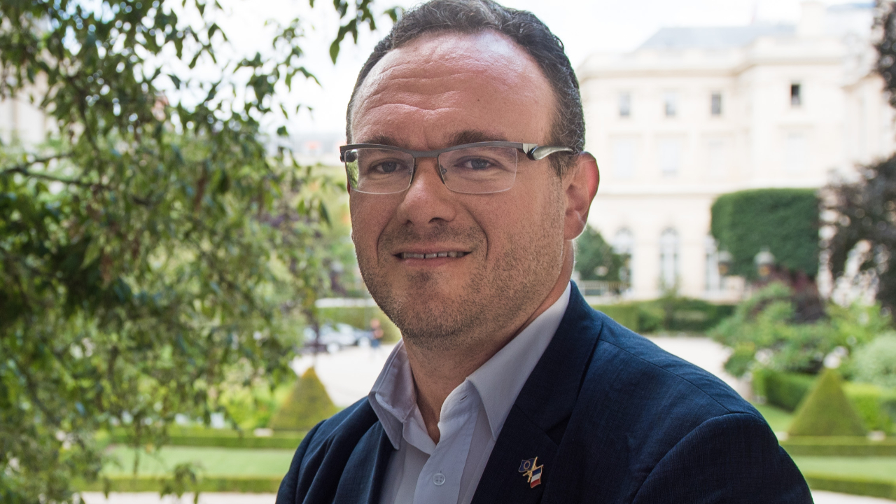 Nomination contest&eacute;e pour Damien Abad