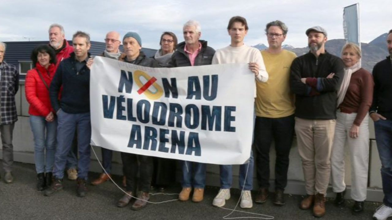 Nouvelle manif contre le projet de Haute-Savoie Arena Nouvelle manif contre le projet de Haute-Savoie Arena