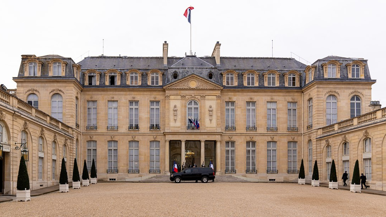 Pays de Savoie : Une r&eacute;union &agrave; l'Elys&eacute;e entre des maires et Emmanuel Macron