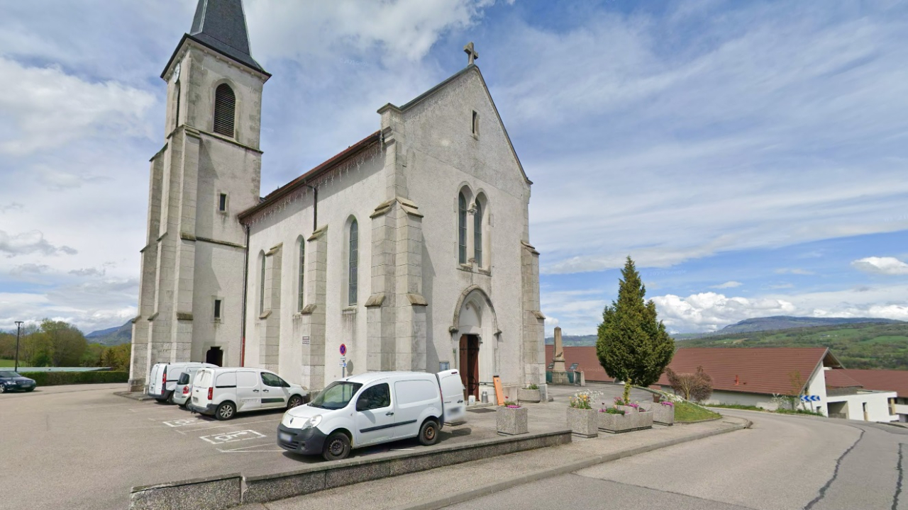 Près d'Annecy : la nouvelle habitante réclame l'arrêt des cloches de l'église, la maire du village refuse