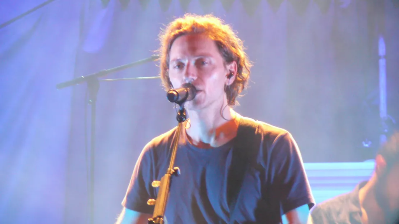 Raphaël de retour avec "L'espoir", son nouveau single