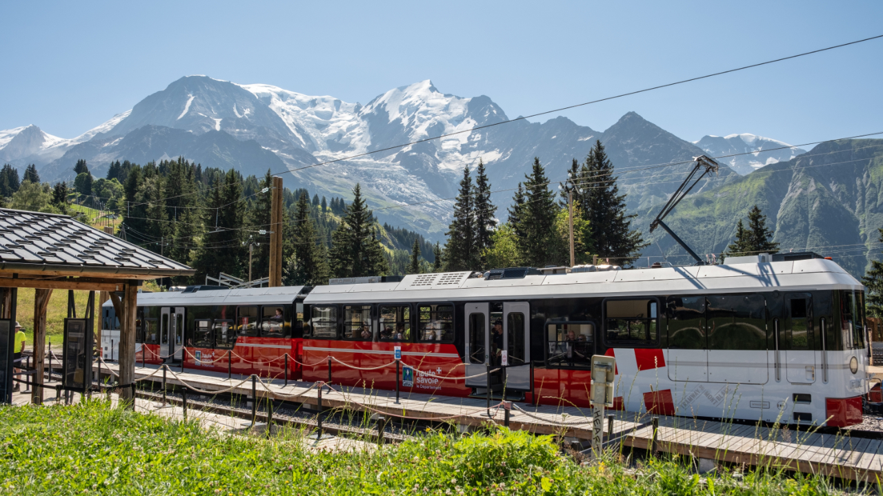 Saint-Gervais : Le terminus inaugur&eacute; du tramway du Mont-Blanc