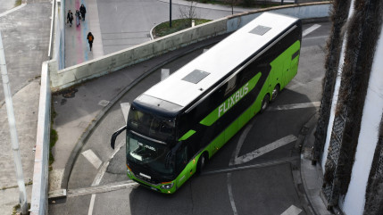 Accident b&ecirc;te &agrave; Chamb&eacute;ry : Un Flixbus percute un pont ferroviaire et reste bloqu&eacute;