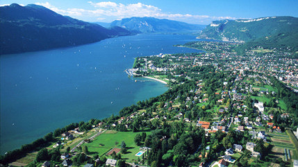 Aix-les-Bains se mobilise face aux nuisances sonores la nuit