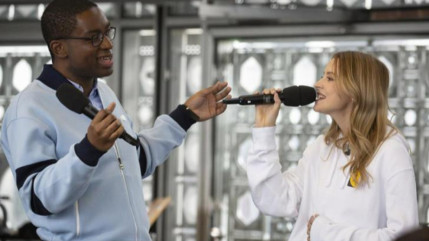 Angèle émue aux larmes dans "Les rencontres du Papotin"