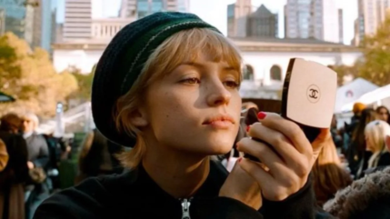 Angèle tape dans l'oeil d'un producteur américain ! Angèle tape dans l'oeil d'un producteur américain !