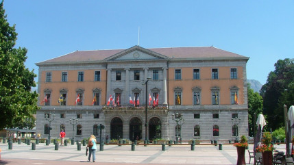 Annecy: des élus de la majorité quittent le groupe "Réveillons Annecy"