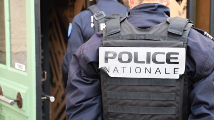 Annemasse : ivre, il urine sur la terrasse d&rsquo;un bar apr&egrave;s avoir bouscul&eacute; et insult&eacute; la g&eacute;rante