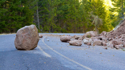 Bassin annécien : un éboulement sur la route du col de Leschaux Bassin annécien : un éboulement sur la route du col de Leschaux