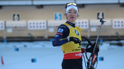 Biathlon : petit miracle pour Lou Jeanmonnot sur l'individuel