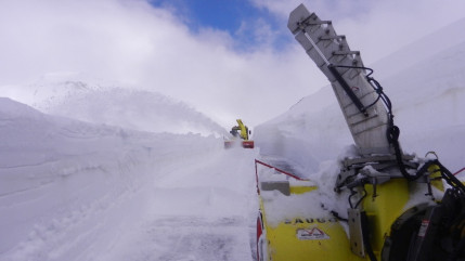 C’est parti pour le déneigement des grands cols de Savoie C’est parti pour le déneigement des grands cols de Savoie